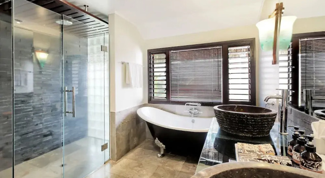 Suite Crown Beach Resort & Spa