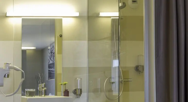 Номер Comfort The Originals City, Hôtel Ecoparc, Montpellier Est