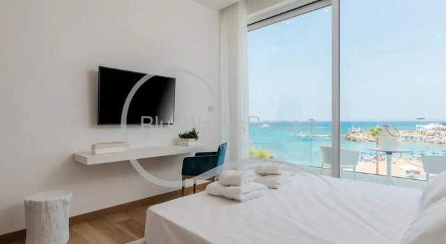 Cottage Blue Waves Protaras Beachfront Villa 3
