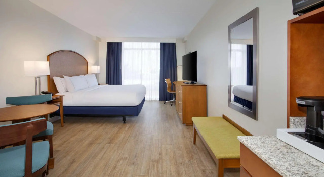 Двухместный номер Deluxe Hotel Dello Ft Lauderdale Airport, Tapestry Collection by Hilton