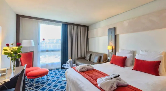 Семейный номер Privilege Mercure Chartres Centre Cathedrale