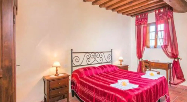Scenic Apartment in Casole D'elsa With Pool, Buchen Sie Ferienwohnung Hotels in Elsa-Tal mit Parkplatz, Parkplätze