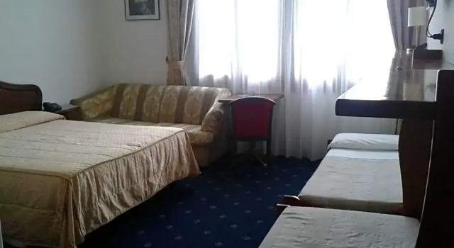 Четырёхместный номер Standard Hotel Cristallo