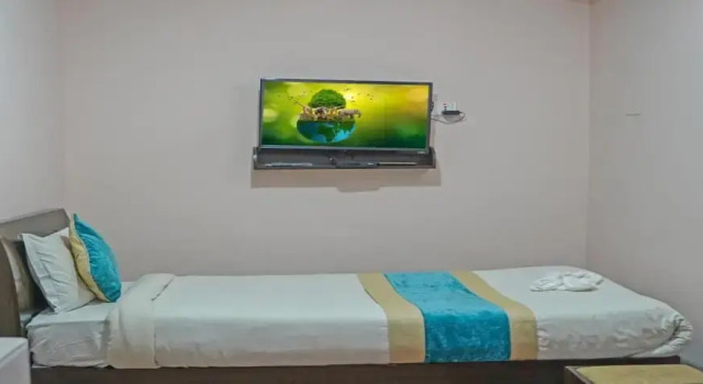 MeroStay 228 LA Hotel