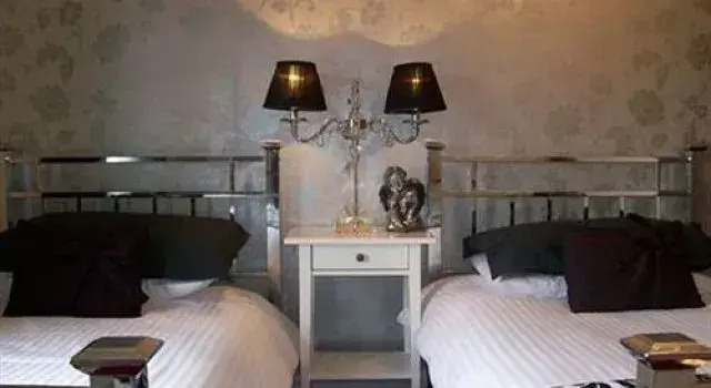 Staveley House