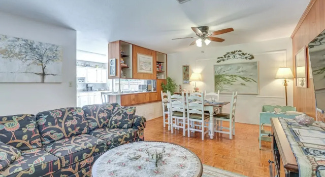 Коттедж с 4 комнатами 4 Mi to Okaloosa Fun: Peaceful Holiday Retreat!