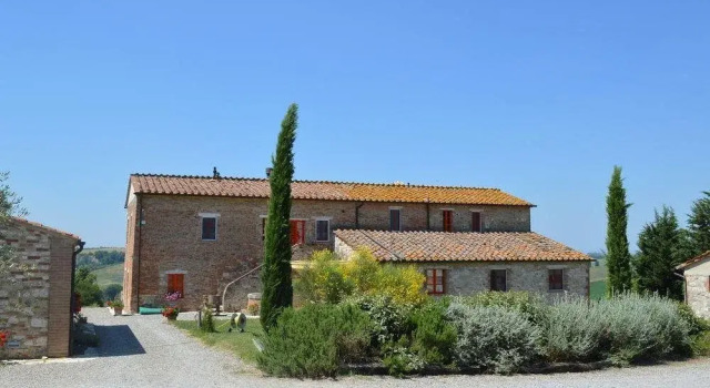 Poggio DArno, Prenota Hotel Asciano Crete Senesi