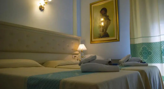 Трёхместный номер Standard Hotel Marini