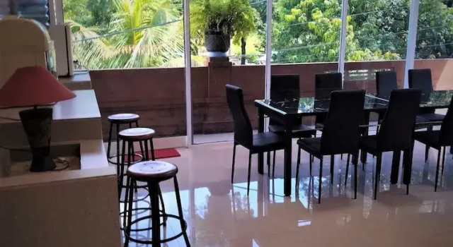 Вилла Deluxe с 3 комнатами Ubud suites batuan