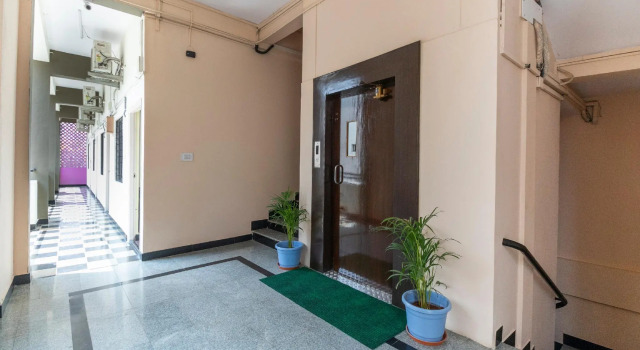 OYO Flagship 71828 HOTEL GURU, Забронировать Отель Бангалор штат Карнатака, рядом с Indian Institute of Management Bangalore