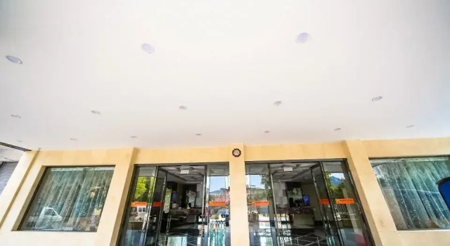 Durian Candy Hotel (Zhuji Diankou Town Passenger Station)