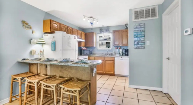 Апартаменты Sunrise Village 215- 2BR 1BA gulf front sleep 6