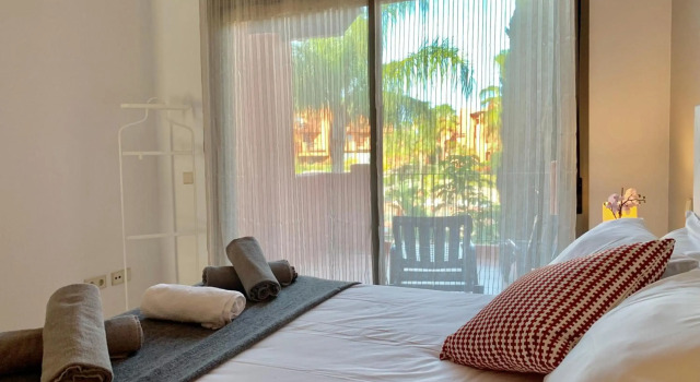Resort Style 2 Bedroom Apartment near Marbella FREE WIFI & PARKING, Забронировать Апартаменты/квартира Апартаменты Эстепона, Апартаменты/квартира