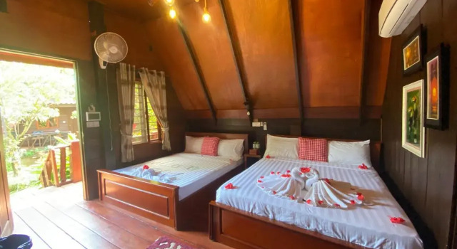 Mondulkiri Pizza Bungalows, Book Hotel Hoteller i Mondulkiri Province med parkering, Parkering