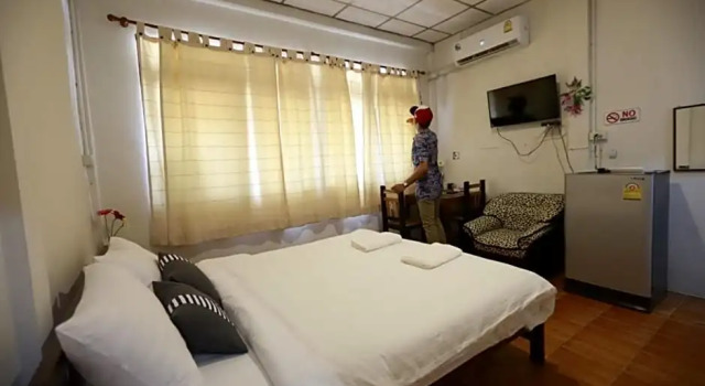 Banana hostel (Don Muang)