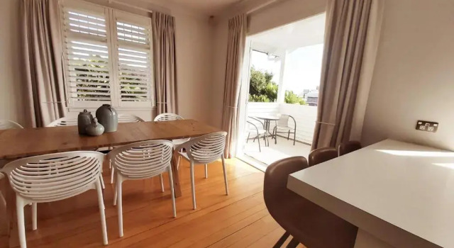 Fox Lodge - Central Location, Забронировать Отель Отели Нью-Плимута 4 звезды, рядом с Len Lye Centre, 4*