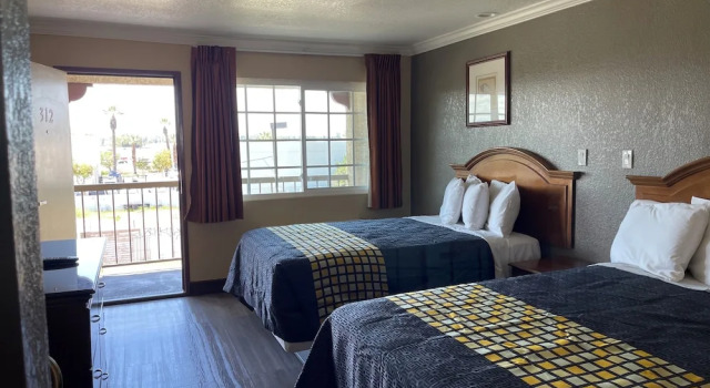 Четырёхместный номер Deluxe Arlington Inn