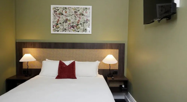 Апартаменты The Burlington Hotel