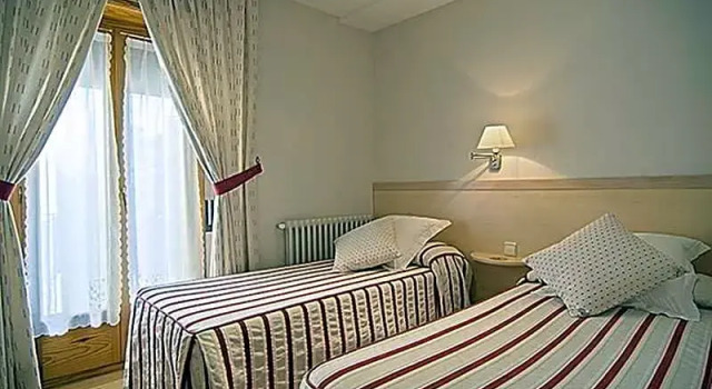 Полулюкс Standard Hotel Jaume