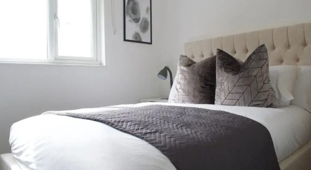 Newly Refurbished 2 Bedroom Bermondsey House, Забронировать Отель Саутворк Лондон, рядом с Сити-холл в Лондоне