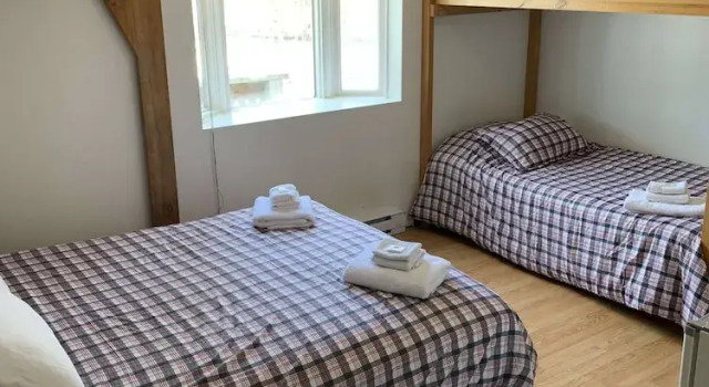 Auberge de Ferme-Neuve, Rezervasyon Pansiyon / Hostel Ferme-Neuve Quebec