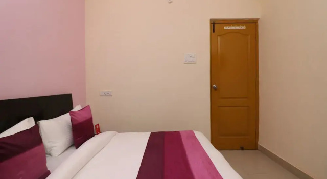 OYO 9847 Hotel Blue Empire, Rezervovat Hotel Haridvár Uttarakhand