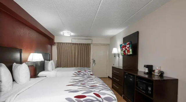 Четырёхместный номер Deluxe Red Roof Inn Columbia West, SC