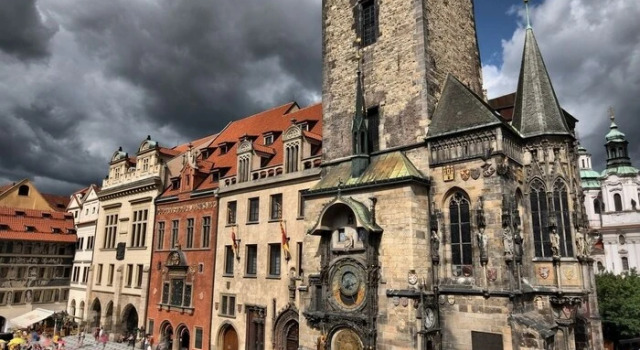 Charming Apartment Prague, Забронировать Апартаменты/квартира Отели Праги с парковкой, рядом с Театр Svanda, Парковка