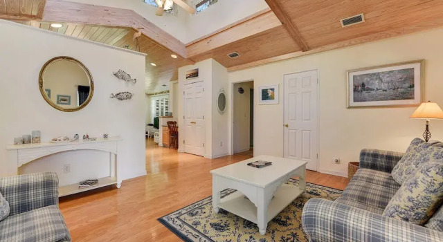 Beach Love AND Happiness by Jekyll Realty, Buchen Sie Ferienhaus Villen in Jekyll Island, Villa
