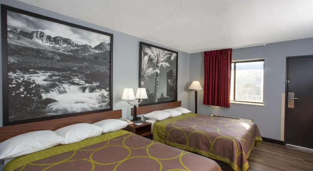 Четырёхместный номер Standard Super 8 By Wyndham Naples