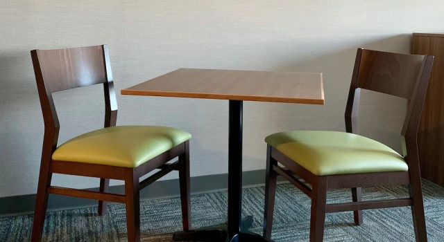 Люкс Meridian Inn & Suites Regina Airport