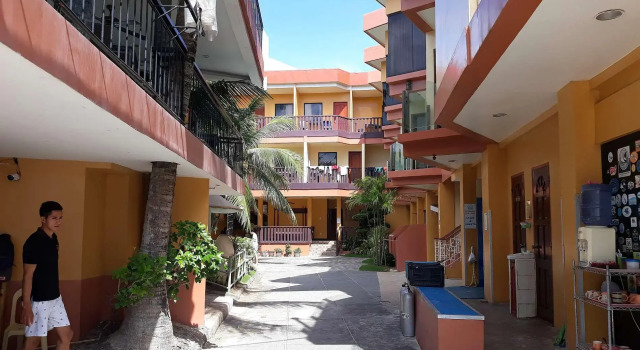 Lost Horizon Beach Dive Resort
