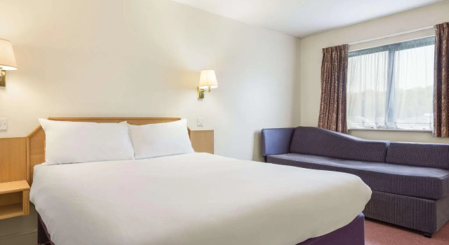 Двухместный номер Standard Days Inn by Wyndham Chesterfield Tibshelf