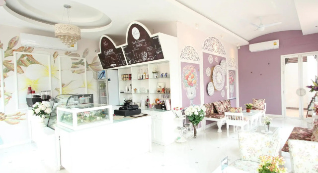Ratchiangsaen Flora House, Забронировать Отель Отели Чиангмай с парковкой, рядом с Wat Srisupan, Парковка