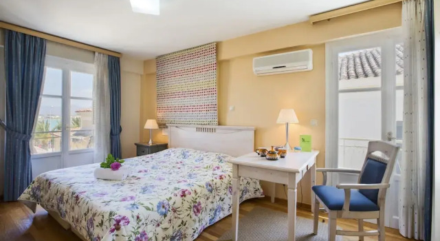 Трёхместный номер Standard с балконом Latini Family Hotel