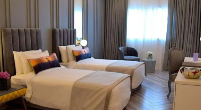 Nishat Hotel Johar Town, Rezerwuj Hotel Hotele 4-gwiazdkowe w Lahaur, 4*