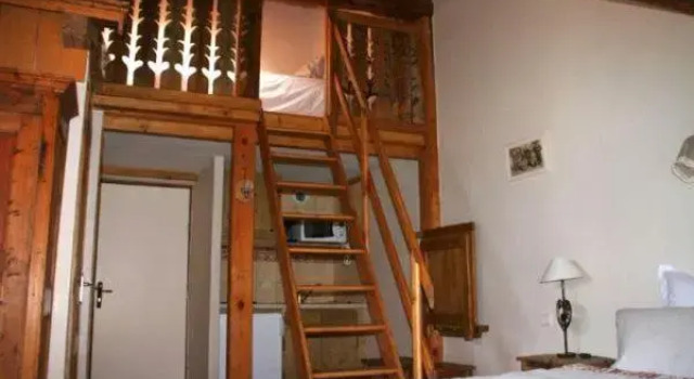Трёхместный номер Standard Auberge de Cassiel