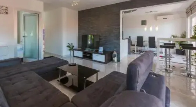 Apartments KETY