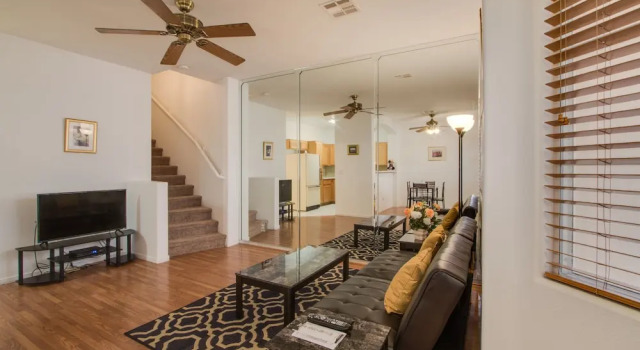 Номер Standard Beautiful Townhome with Pool