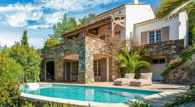 Вилла Villa in Cavalaire with Sea View & Pool