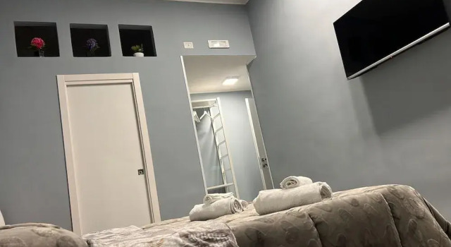 Rodinó rooms, Забронировать Отель Кьяйя Неаполь, рядом с Palazzo del Banco di Napoli