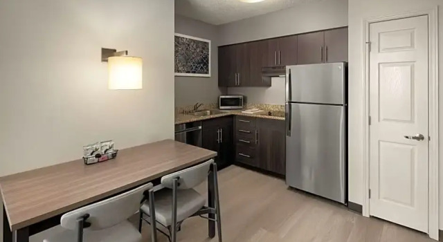 Четырёхместный люкс с 2 комнатами Residence Inn Portland Downtown/RiverPlace
