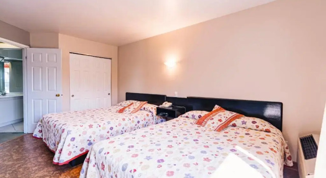 Auberge Harris, Book Hostel / Vandrerhjem Hostels i Saint-Jean-sur-Richelieu, Hostel / Vandrerhjem
