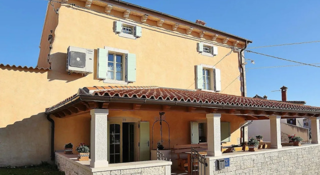 Charming Villa Only 10 Minutes Drive From the sea, Забронировать Вилла Отели Ровиньско села с бассейном, Бассейн
