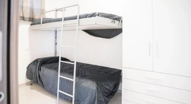 Вилла 045 - Villetta LUSSUOSA con 2 camere da letto con Giardino 15 minuti dal Mare