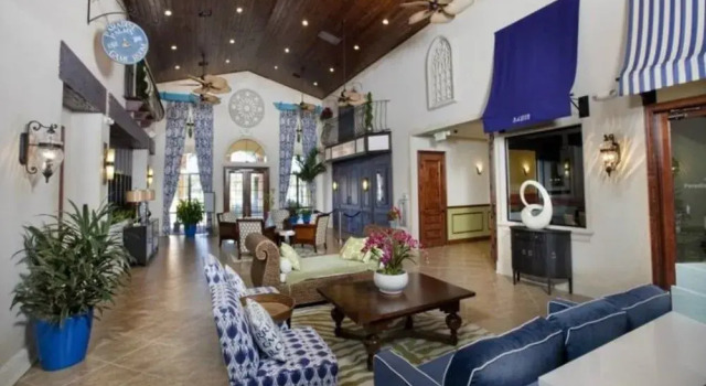 Hercules' Headquarters - 4 Br townhouse by RedAwning, Book Lejlighed Hoteller i Four Corners med pool, Swimmingpool