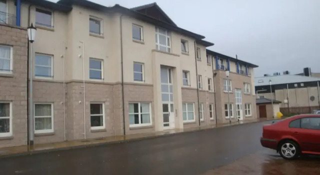 Riverside Gardens Apartment, Забронировать Апартаменты/квартира Отели Инвернесс с парковкой, рядом с Природный заповедник Меркинч, Парковка