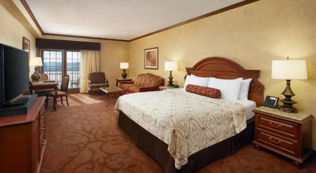 Двухместный номер Deluxe Chateau on the Lake Resort Spa and Convention Center