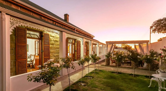 Ravenscliff Manor, Забронировать Отель Оудсхорн Klein Karoo, рядом с ArtKaroo Art Gallery