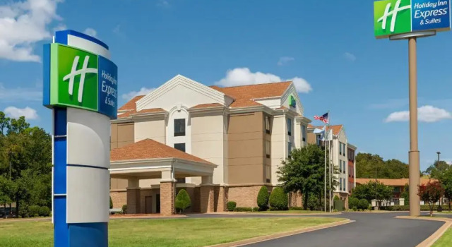 Holiday Inn Express Hotel & Suites McAlester, Book Hotel Hoteller i McAlester med parkering, Parkering